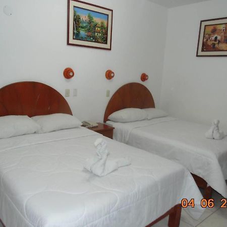 Hotel Bayovar بيورا المظهر الخارجي الصورة