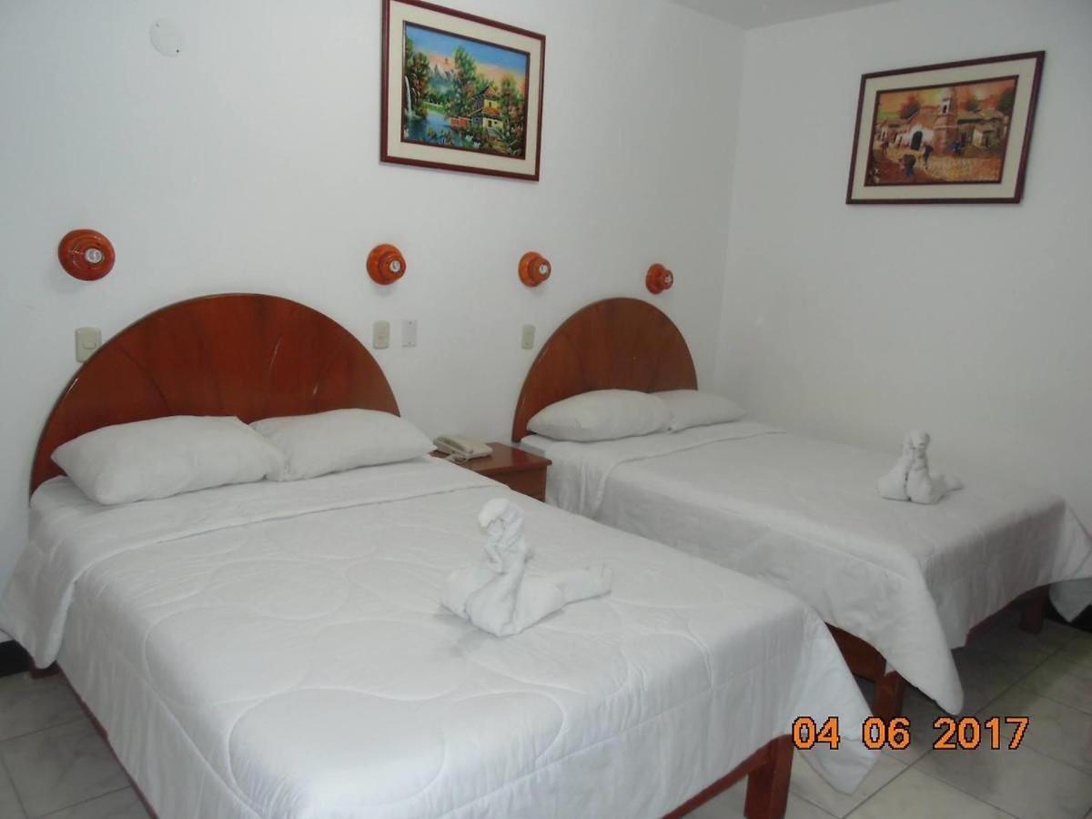 Hotel Bayovar بيورا المظهر الخارجي الصورة