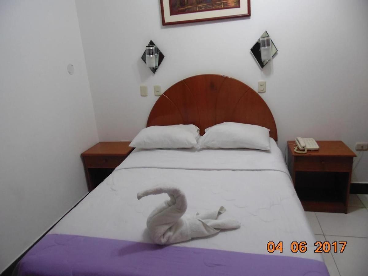 Hotel Bayovar بيورا المظهر الخارجي الصورة