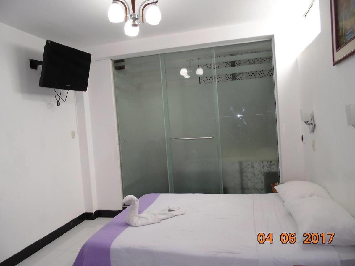 Hotel Bayovar بيورا المظهر الخارجي الصورة